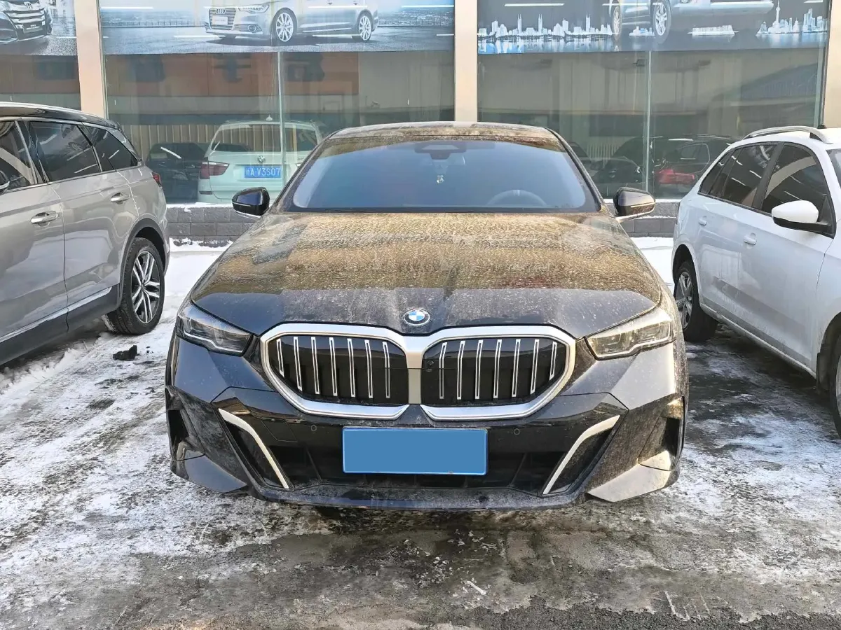 2024 BMW 5 Series 2.0T 258HP L4 8AT,autocango,china used car exporter,china ev exporter,chinese used car exporter,chinese used ev exporter
