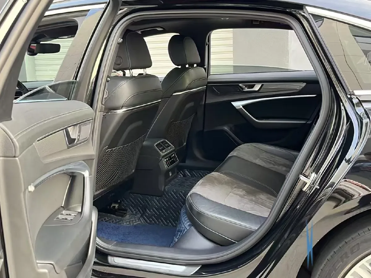 2021 Audi A6L 2.0T 224HP L4 7DCT,autocango,china used car exporter,china ev exporter,chinese used car exporter,chinese used ev exporter