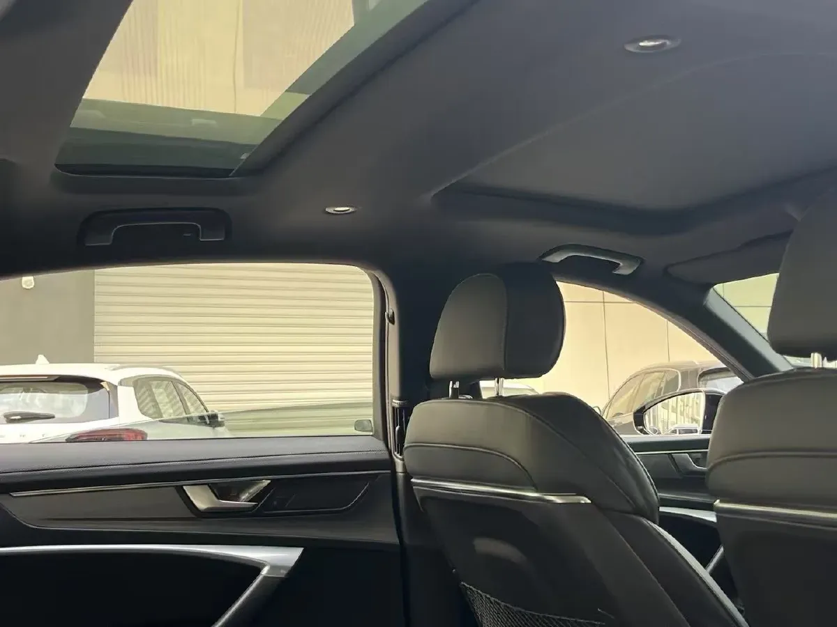 2021 Audi A6L 2.0T 224HP L4 7DCT,autocango,china used car exporter,china ev exporter,chinese used car exporter,chinese used ev exporter