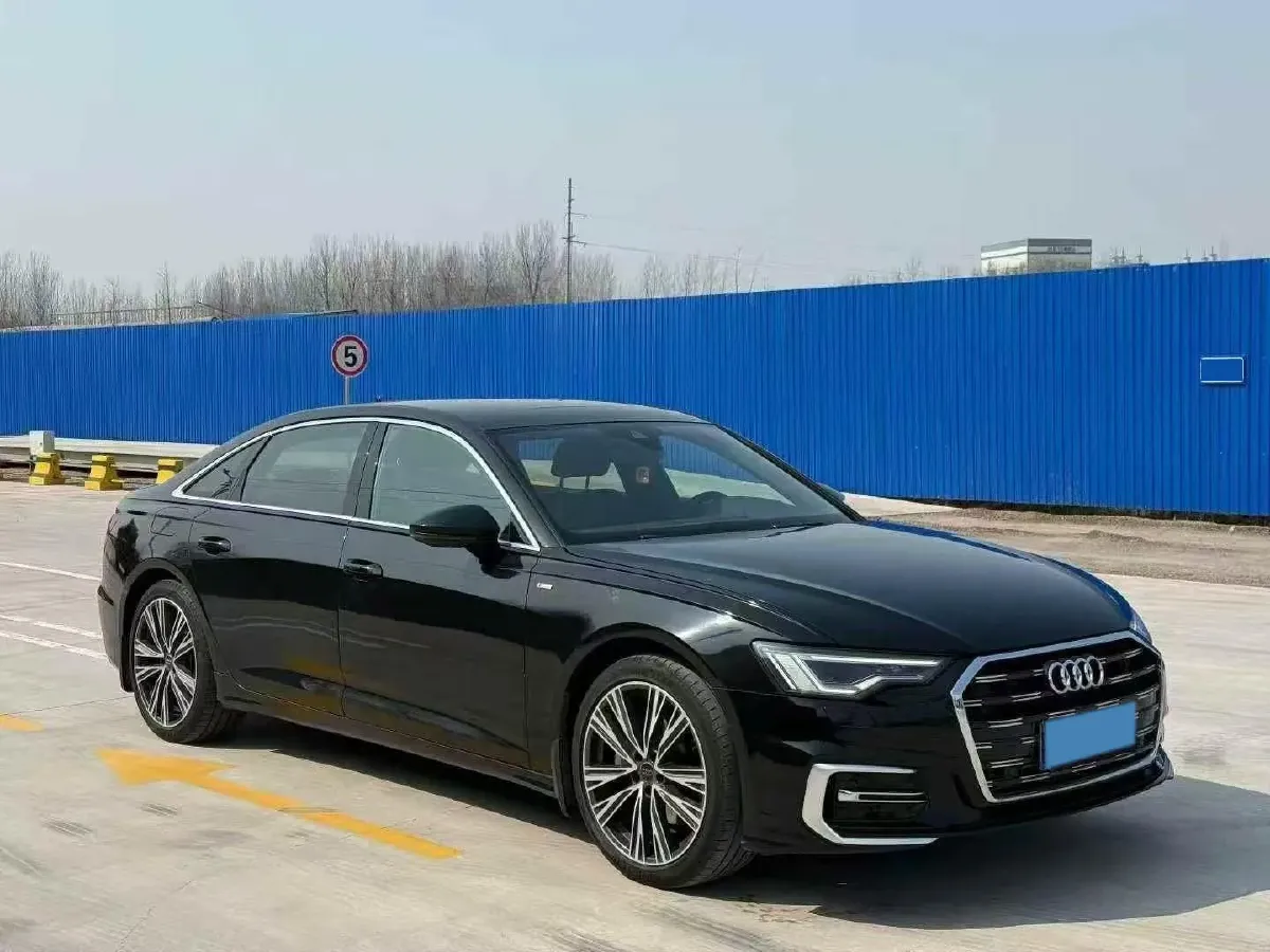 2021 Audi A6L 2.0T 224HP L4 7DCT,autocango,china used car exporter,china ev exporter,chinese used car exporter,chinese used ev exporter