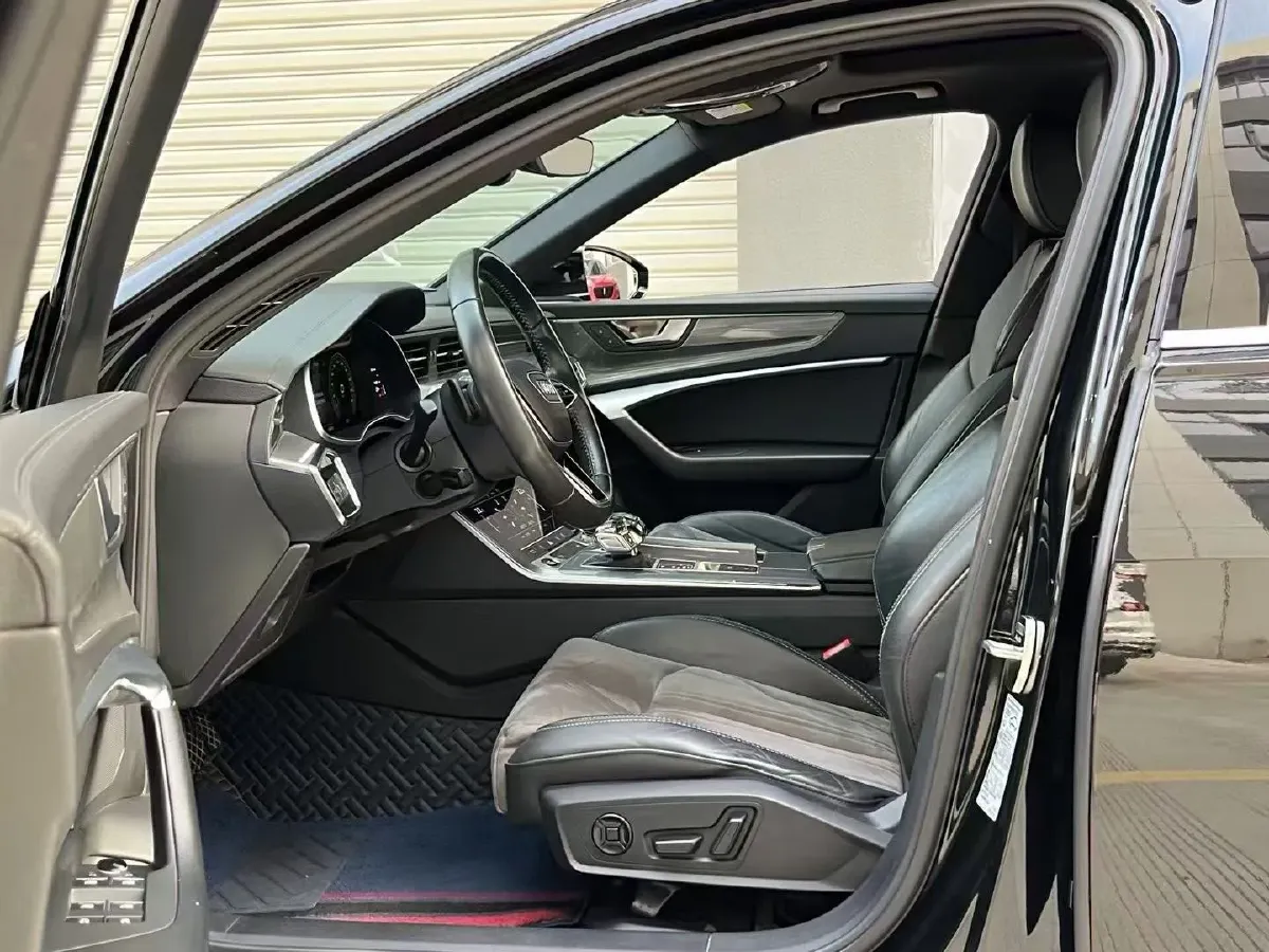 2021 Audi A6L 2.0T 224HP L4 7DCT,autocango,china used car exporter,china ev exporter,chinese used car exporter,chinese used ev exporter