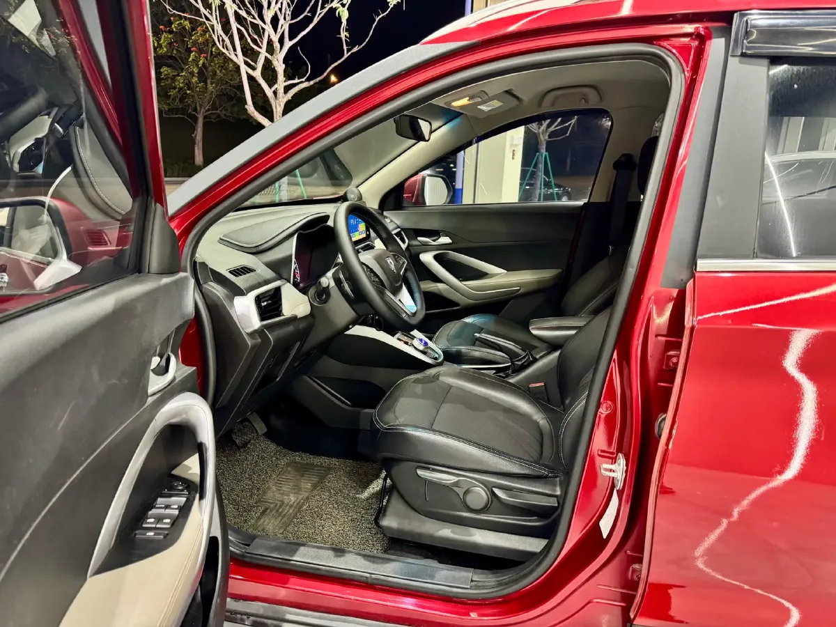 2017 BaoJun 310W 1.5L 105HP L4 6MT,autocango,china used car exporter,china ev exporter,chinese used car exporter,chinese used ev exporter