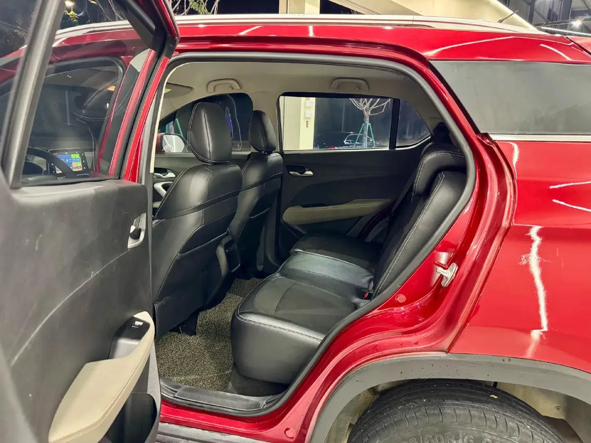 2017 BaoJun 310W 1.5L 105HP L4 6MT,autocango,china used car exporter,china ev exporter,chinese used car exporter,chinese used ev exporter