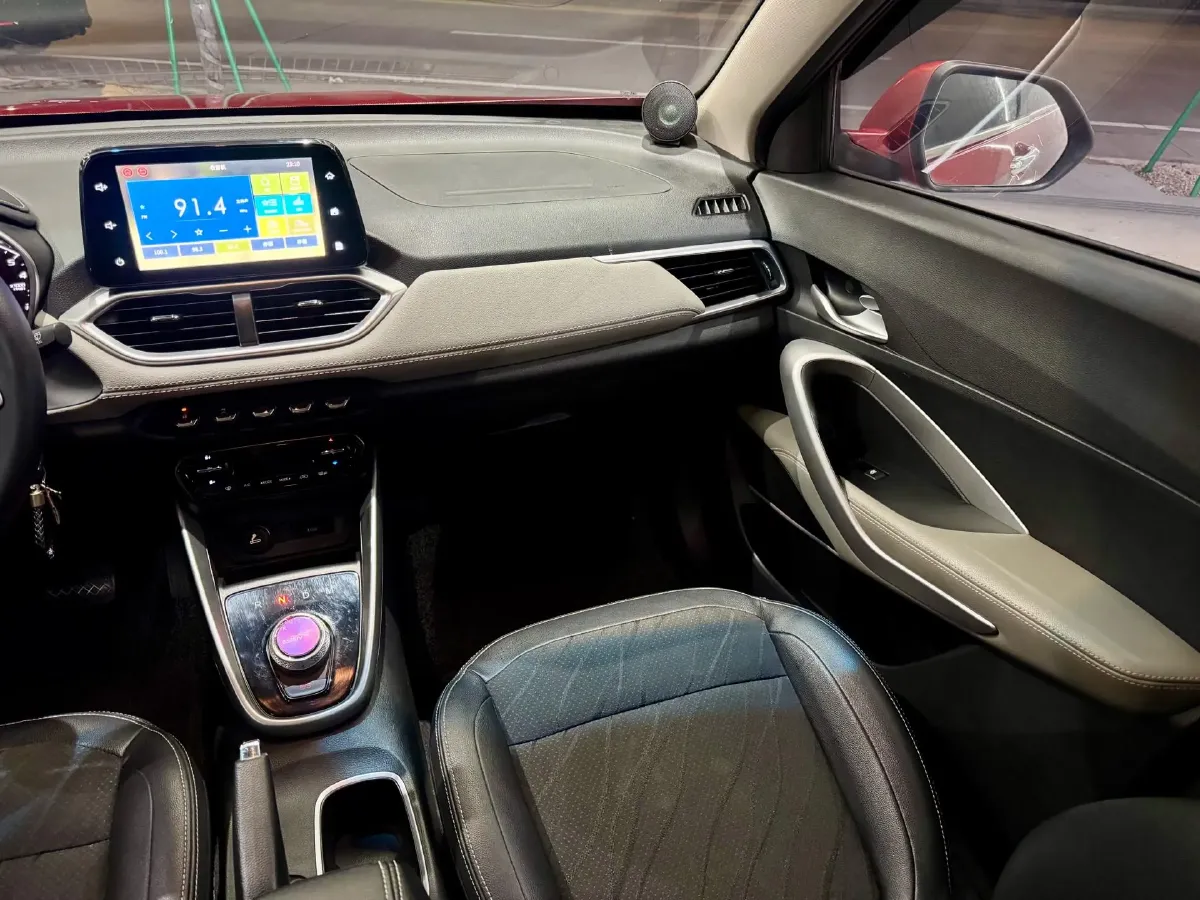 2017 BaoJun 310W 1.5L 105HP L4 6MT,autocango,china used car exporter,china ev exporter,chinese used car exporter,chinese used ev exporter