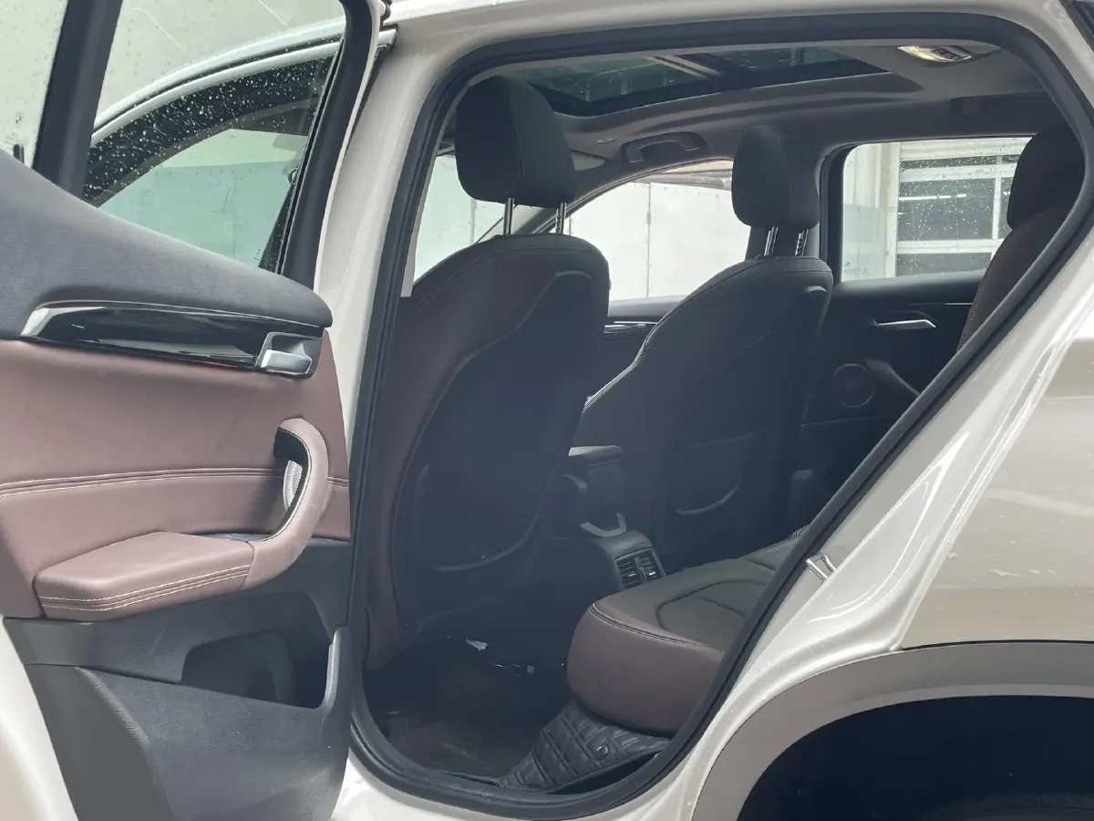 2023 BMW X2 2.0T 178HP L4 7DCT,autocango,china used car exporter,china ev exporter,chinese used car exporter,chinese used ev exporter