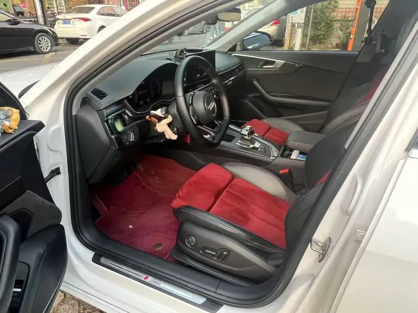 2020 Audi A4L 2.0T 252HP L4 7DCT,autocango,china used car exporter,china ev exporter,chinese used car exporter,chinese used ev exporter