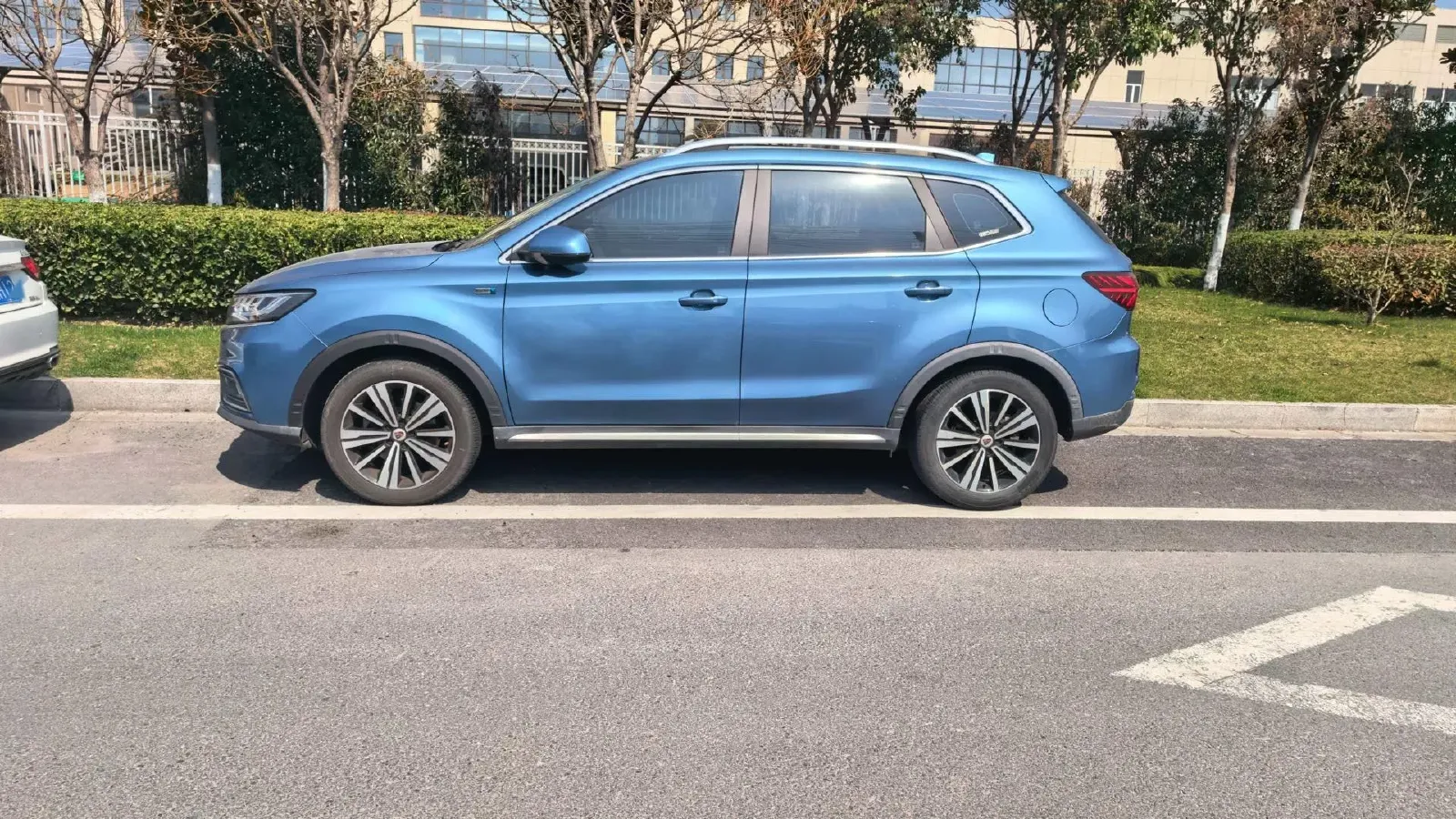 2020 Roewe i6 1.5T 169HP L4 7DCT,autocango,china used car exporter,china ev exporter,chinese used car exporter,chinese used ev exporter