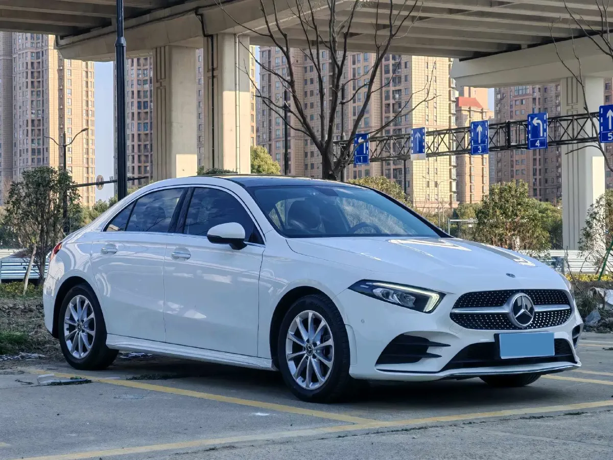 2021 Mercedes-Benz A Class 1.3T 163HP L4 7DCT,autocango,china used car exporter,china ev exporter,chinese used car exporter,chinese used ev exporter