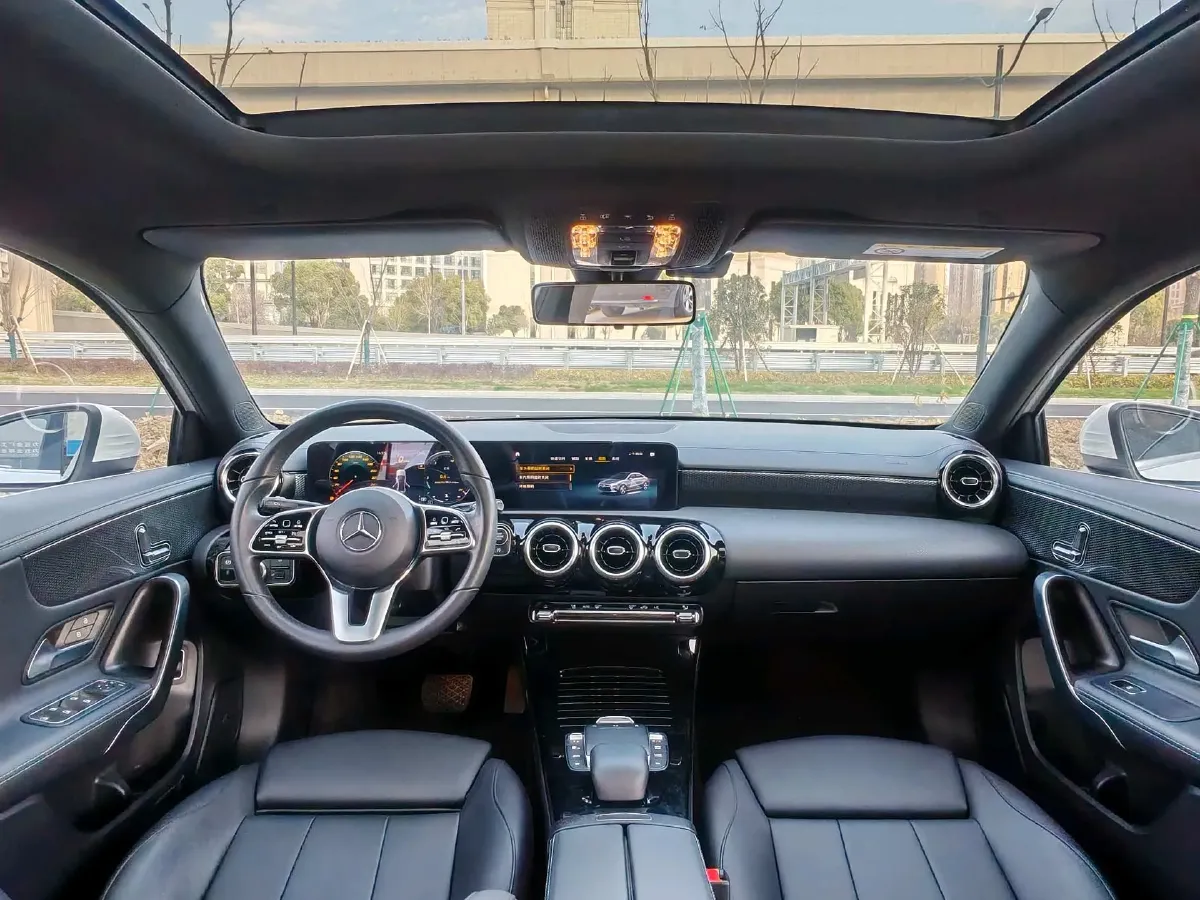 2021 Mercedes-Benz A Class 1.3T 163HP L4 7DCT,autocango,china used car exporter,china ev exporter,chinese used car exporter,chinese used ev exporter