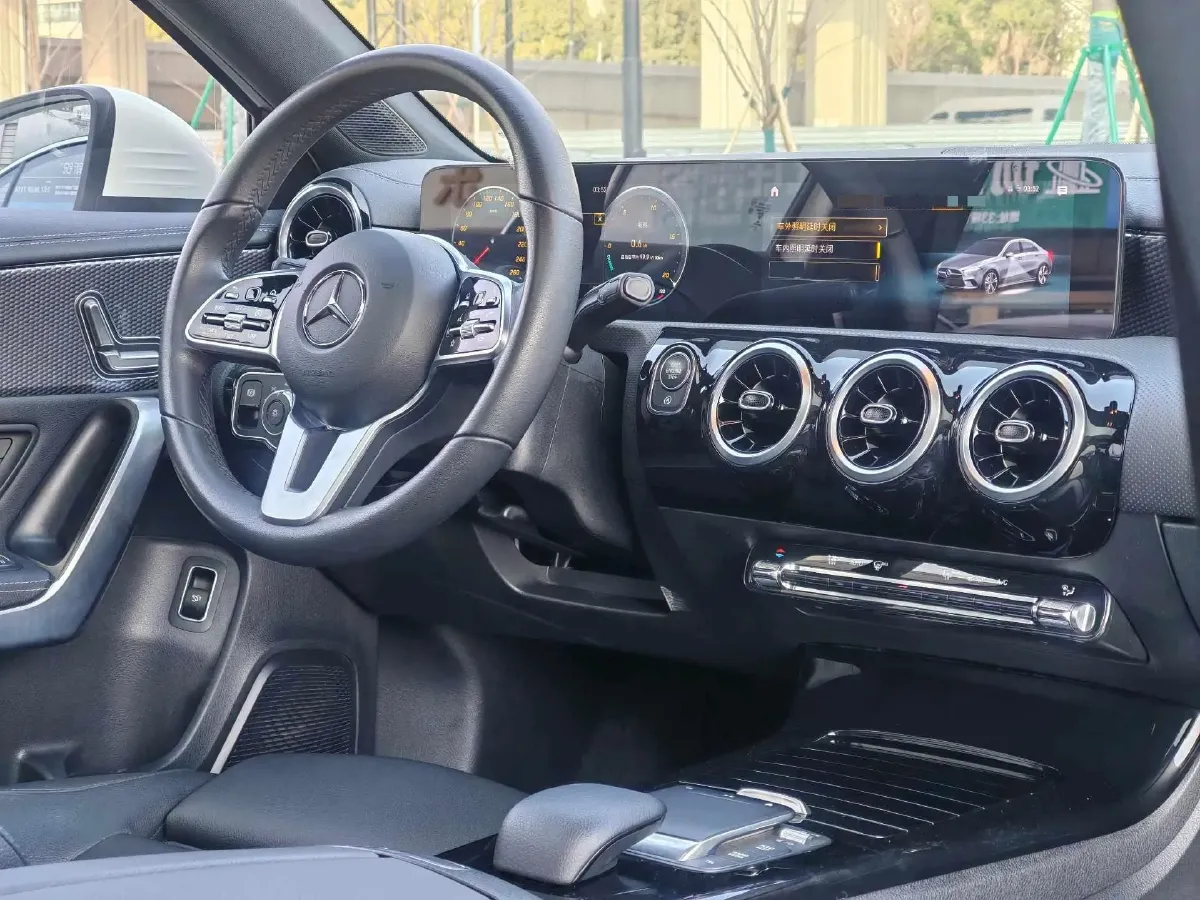 2021 Mercedes-Benz A Class 1.3T 163HP L4 7DCT,autocango,china used car exporter,china ev exporter,chinese used car exporter,chinese used ev exporter