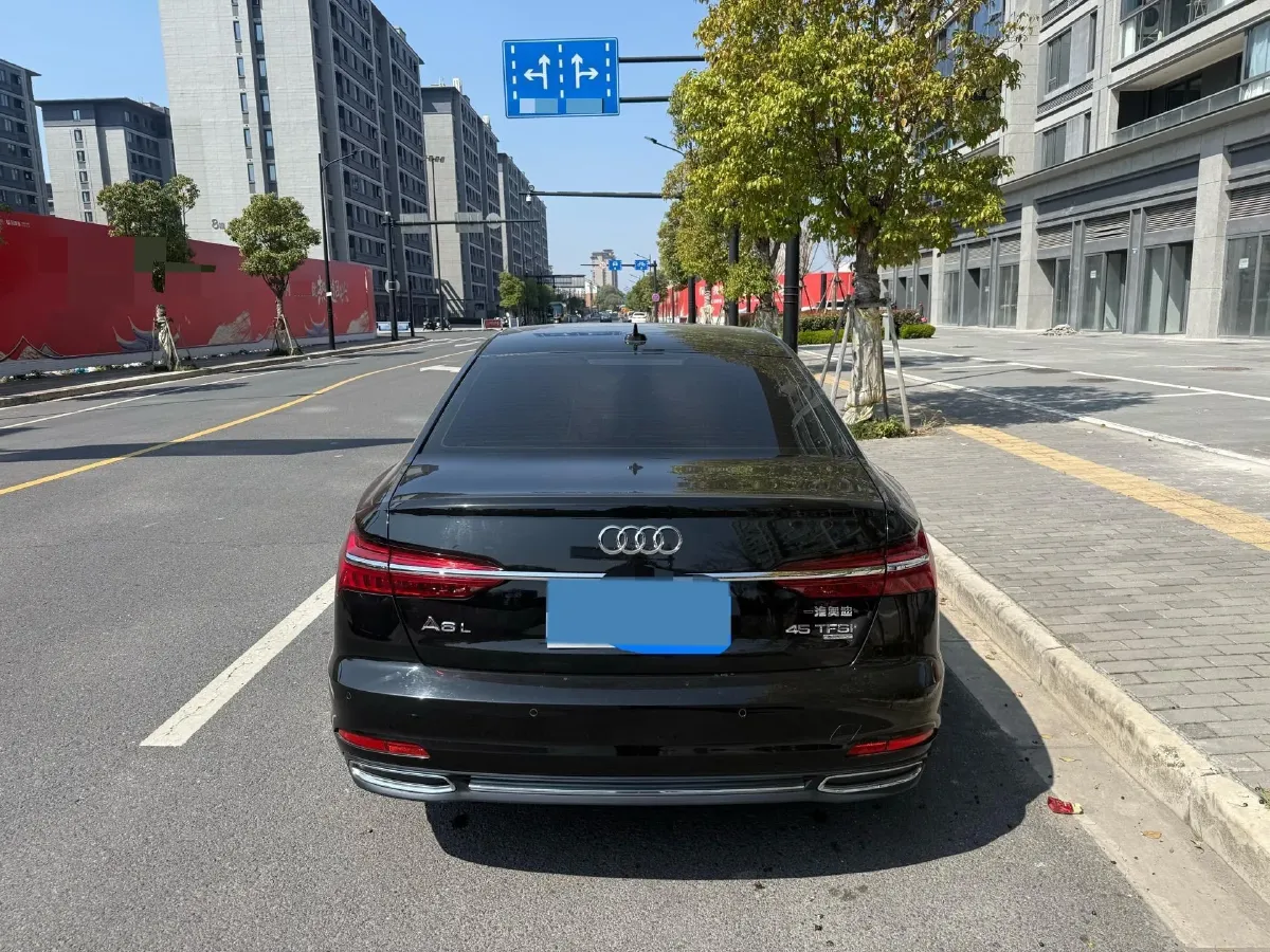 2019 Mercedes-Benz E Class 1.5T 184HP L4 9AT,autocango,china used car exporter,china ev exporter,chinese used car exporter,chinese used ev exporter