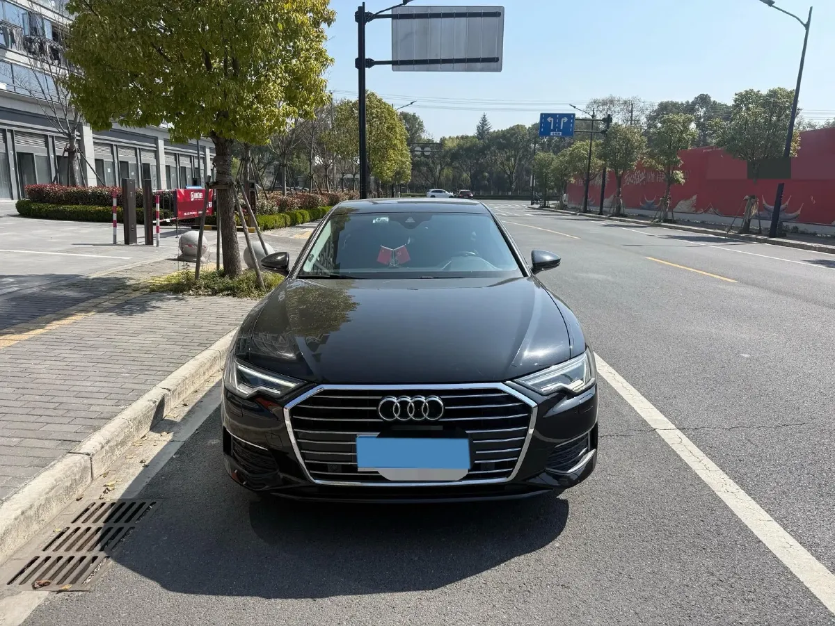 2019 Mercedes-Benz E Class 1.5T 184HP L4 9AT,autocango,china used car exporter,china ev exporter,chinese used car exporter,chinese used ev exporter