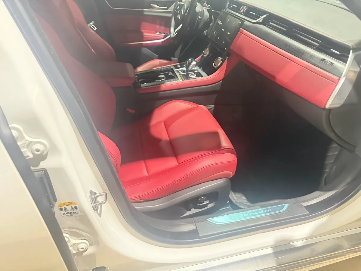 2023 Jaguar XFL 2.0T 250HP L4 8AT,autocango,china used car exporter,china ev exporter,chinese used car exporter,chinese used ev exporter