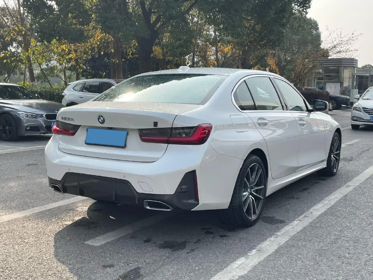 2024 BMW 3 Series 2.0T 156HP L4 8AT,autocango,china used car exporter,china ev exporter,chinese used car exporter,chinese used ev exporter