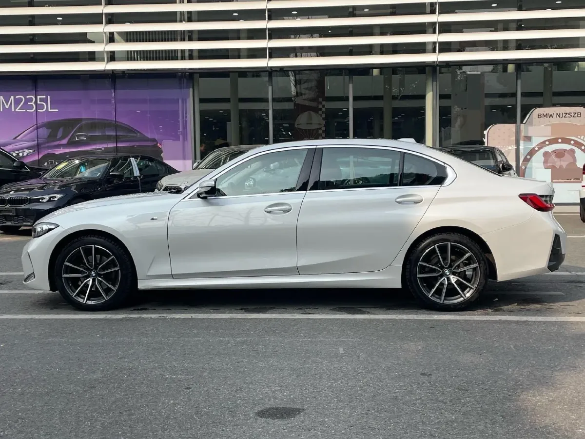 2024 BMW 3 Series 2.0T 156HP L4 8AT,autocango,china used car exporter,china ev exporter,chinese used car exporter,chinese used ev exporter