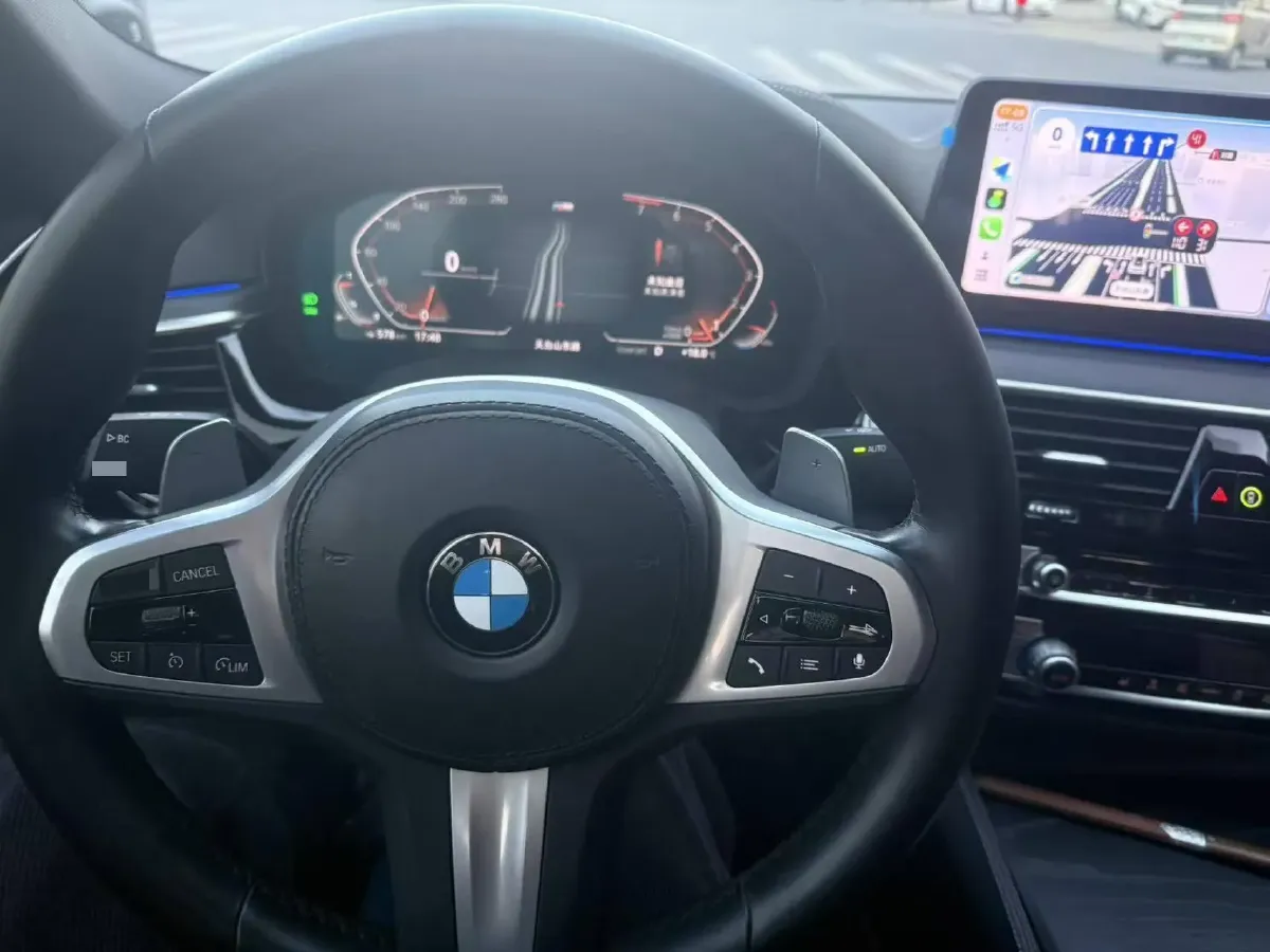 2022 BMW 5 Series 2.0T 252HP L4 8AT,autocango,china used car exporter,china ev exporter,chinese used car exporter,chinese used ev exporter