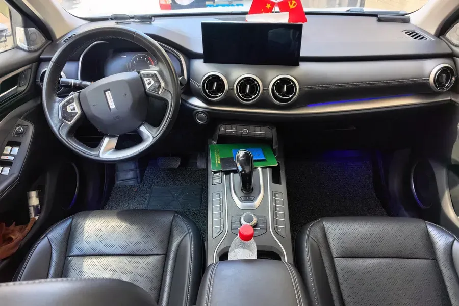 2020 WEY VV6 2.0T 227HP L4 7DCT,autocango,china used car exporter,china ev exporter,chinese used car exporter,chinese used ev exporter