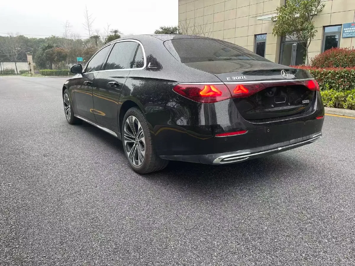 2025 Mercedes-Benz E Class 2.0T 258HP L4 9AT,autocango,china used car exporter,china ev exporter,chinese used car exporter,chinese used ev exporter