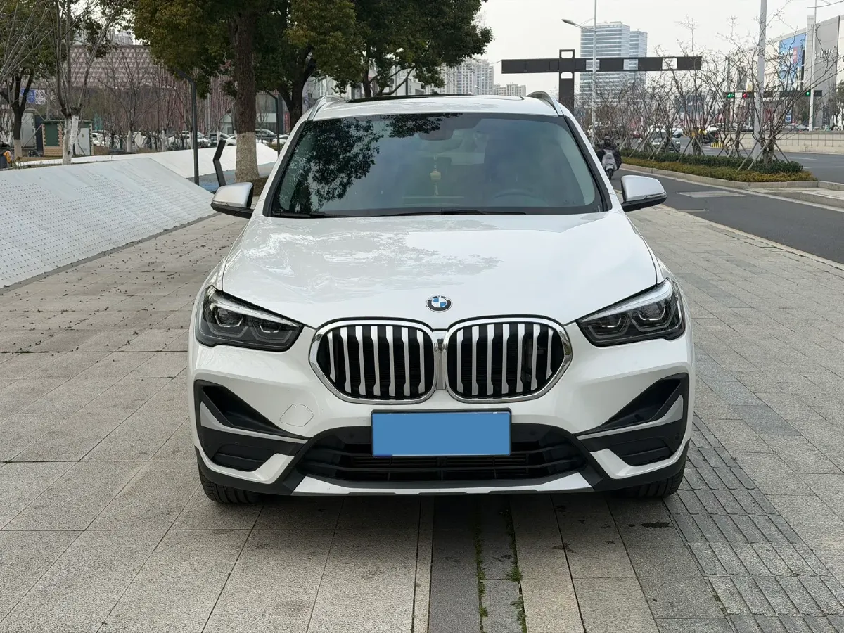 2022 BMW X1 2.0T 192HP L4 8AT,autocango,china used car exporter,china ev exporter,chinese used car exporter,chinese used ev exporter