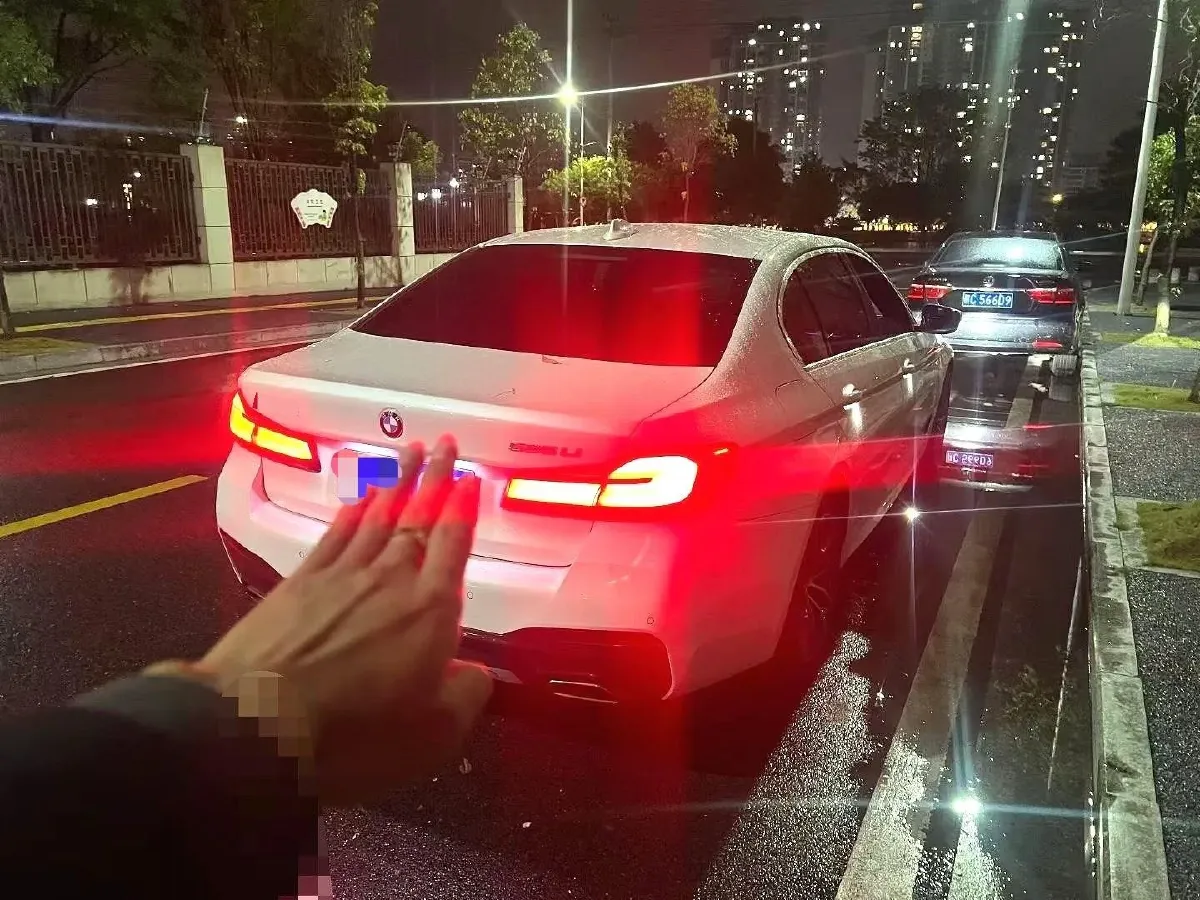 2022 BMW 5 Series 2.0T 184HP L4 8AT,autocango,china used car exporter,china ev exporter,chinese used car exporter,chinese used ev exporter