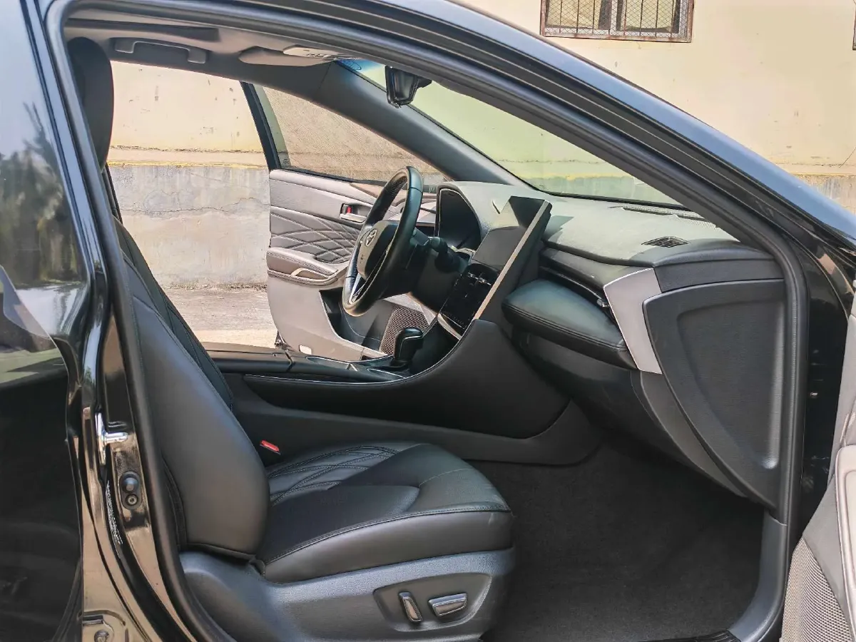 2022 Toyota Avalon 2.5L 209HP L4 8AT,autocango,china used car exporter,china ev exporter,chinese used car exporter,chinese used ev exporter