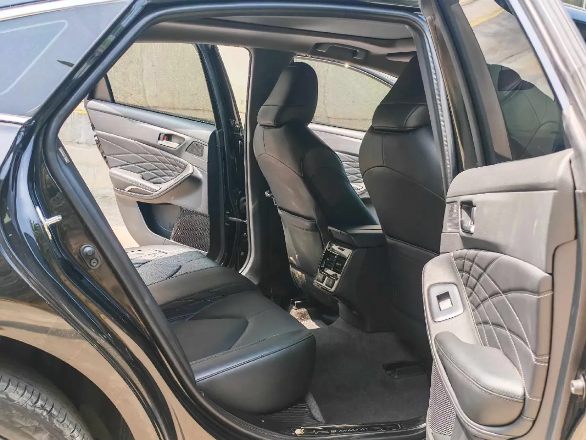 2022 Toyota Avalon 2.5L 209HP L4 8AT,autocango,china used car exporter,china ev exporter,chinese used car exporter,chinese used ev exporter