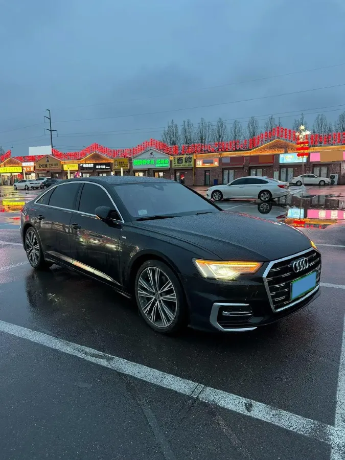 2023 Audi A6L 2.0T 245HP L4 7DCT,autocango,china used car exporter,china ev exporter,chinese used car exporter,chinese used ev exporter
