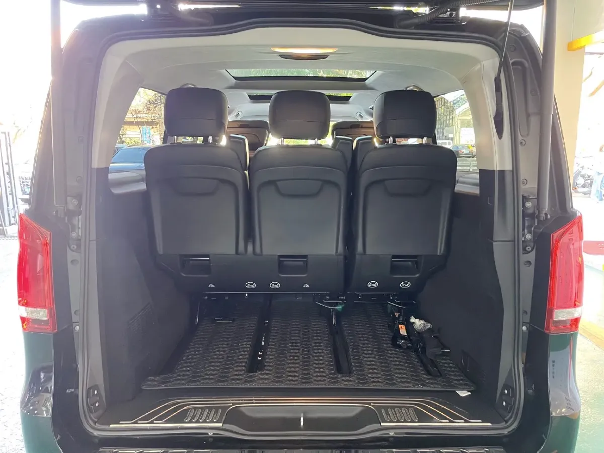 2021 Mercedes-Benz V Class 2.0T 211HP L4 9AT,autocango,china used car exporter,china ev exporter,chinese used car exporter,chinese used ev exporter