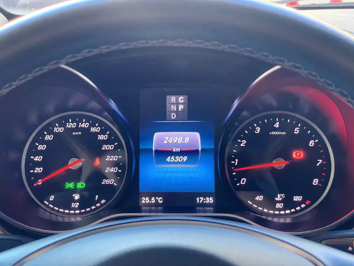 2021 Mercedes-Benz V Class 2.0T 211HP L4 9AT,autocango,china used car exporter,china ev exporter,chinese used car exporter,chinese used ev exporter