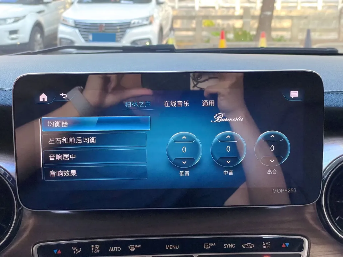 2021 Mercedes-Benz V Class 2.0T 211HP L4 9AT,autocango,china used car exporter,china ev exporter,chinese used car exporter,chinese used ev exporter