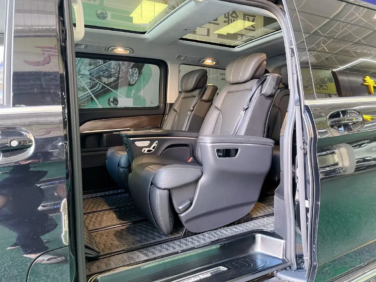 2021 Mercedes-Benz V Class 2.0T 211HP L4 9AT,autocango,china used car exporter,china ev exporter,chinese used car exporter,chinese used ev exporter