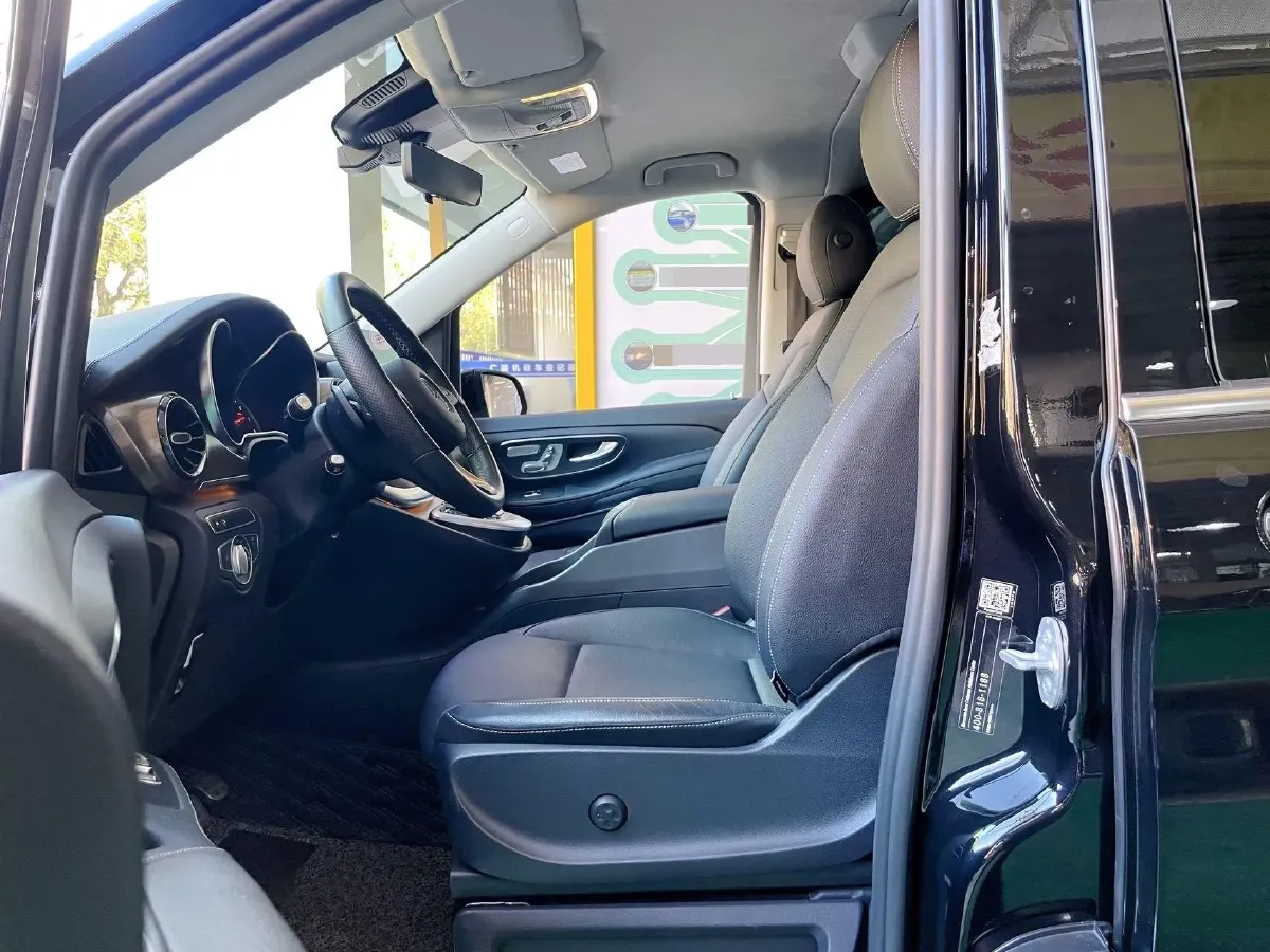 2021 Mercedes-Benz V Class 2.0T 211HP L4 9AT,autocango,china used car exporter,china ev exporter,chinese used car exporter,chinese used ev exporter