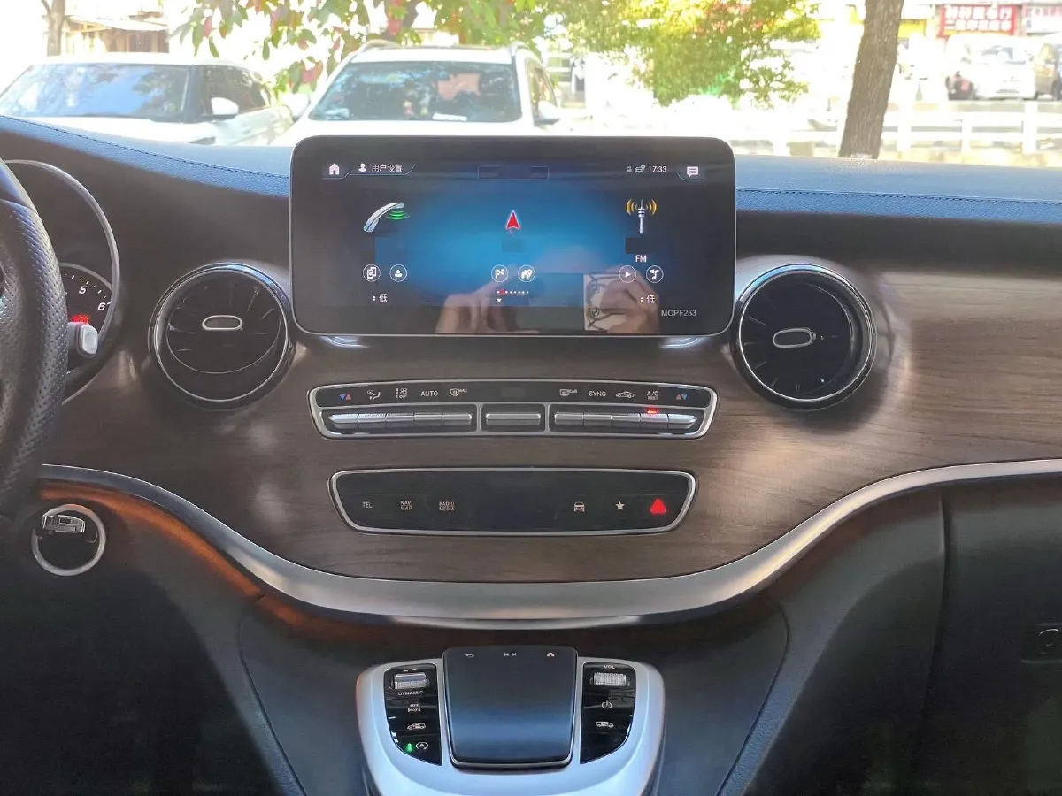 2021 Mercedes-Benz V Class 2.0T 211HP L4 9AT,autocango,china used car exporter,china ev exporter,chinese used car exporter,chinese used ev exporter