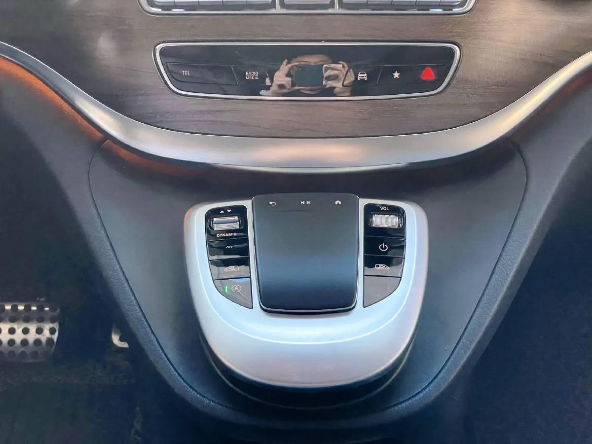 2021 Mercedes-Benz V Class 2.0T 211HP L4 9AT,autocango,china used car exporter,china ev exporter,chinese used car exporter,chinese used ev exporter