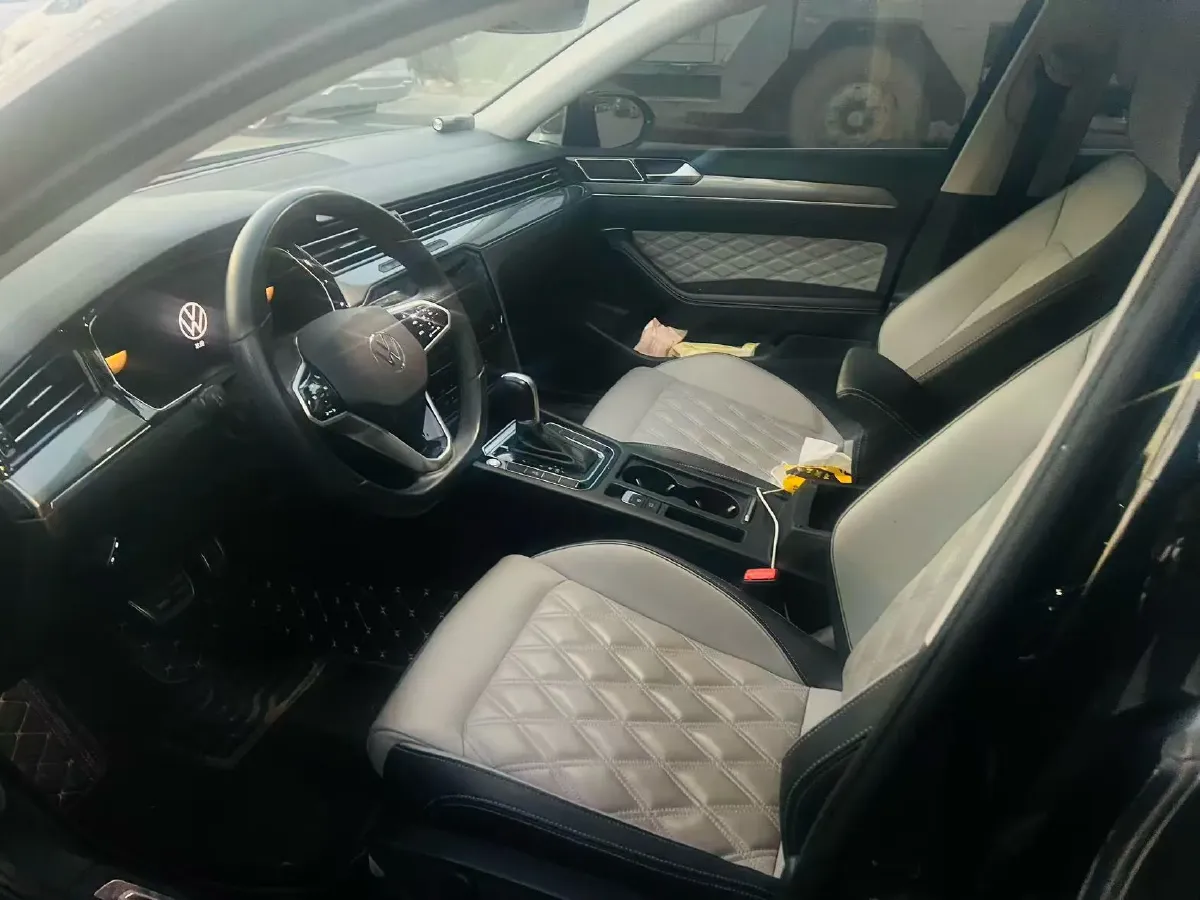 2023 Volkswagen Magotan 2.0T 186HP L4 7DCT,autocango,china used car exporter,china ev exporter,chinese used car exporter,chinese used ev exporter