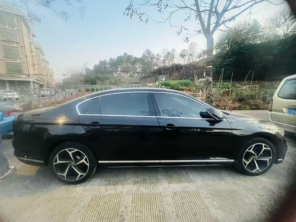 2023 Volkswagen Magotan 2.0T 186HP L4 7DCT,autocango,china used car exporter,china ev exporter,chinese used car exporter,chinese used ev exporter