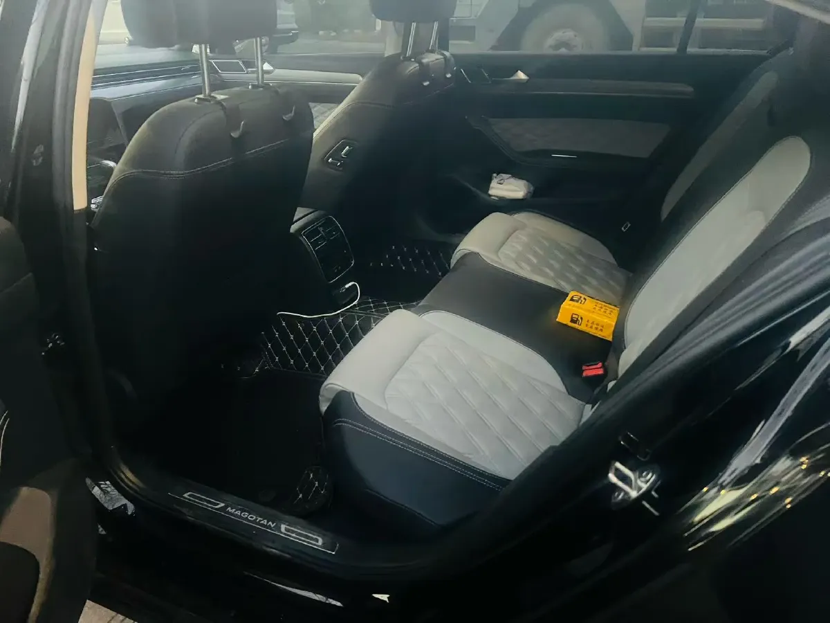 2023 Volkswagen Magotan 2.0T 186HP L4 7DCT,autocango,china used car exporter,china ev exporter,chinese used car exporter,chinese used ev exporter