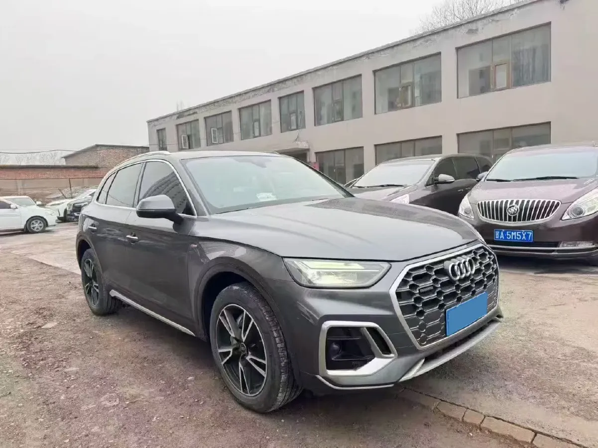 2022 Audi Q5L 2.0T 190HP L4 7DCT,autocango,china used car exporter,china ev exporter,chinese used car exporter,chinese used ev exporter