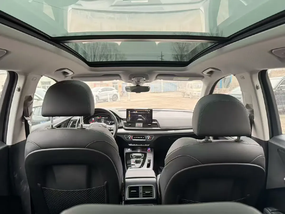 2022 Audi Q5L 2.0T 190HP L4 7DCT,autocango,china used car exporter,china ev exporter,chinese used car exporter,chinese used ev exporter