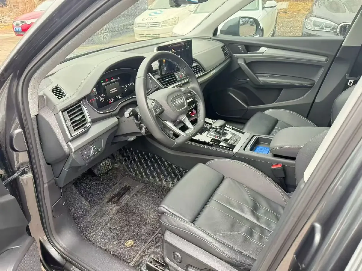 2022 Audi Q5L 2.0T 190HP L4 7DCT,autocango,china used car exporter,china ev exporter,chinese used car exporter,chinese used ev exporter