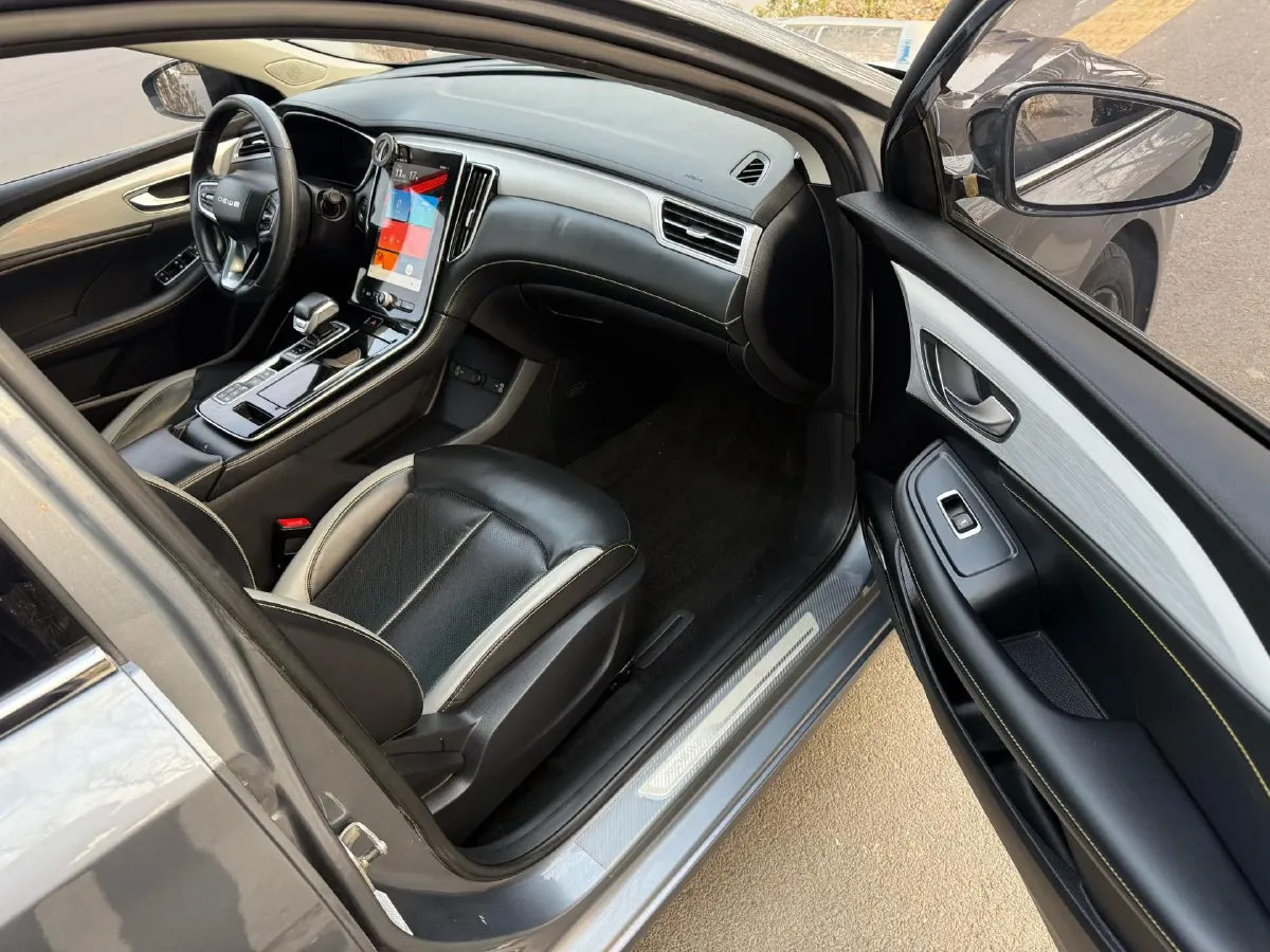 2020 Roewe i6 MAX 1.5T 169HP L4 AMT PHEV,autocango,china used car exporter,china ev exporter,chinese used car exporter,chinese used ev exporter