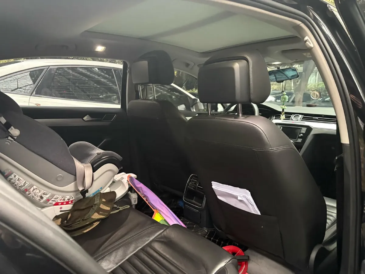 2018 Volkswagen Magotan 1.8T 180HP L4 7DCT,autocango,china used car exporter,china ev exporter,chinese used car exporter,chinese used ev exporter