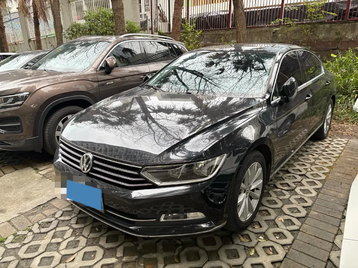 2018 Volkswagen Magotan 1.8T 180HP L4 7DCT,autocango,china used car exporter,china ev exporter,chinese used car exporter,chinese used ev exporter