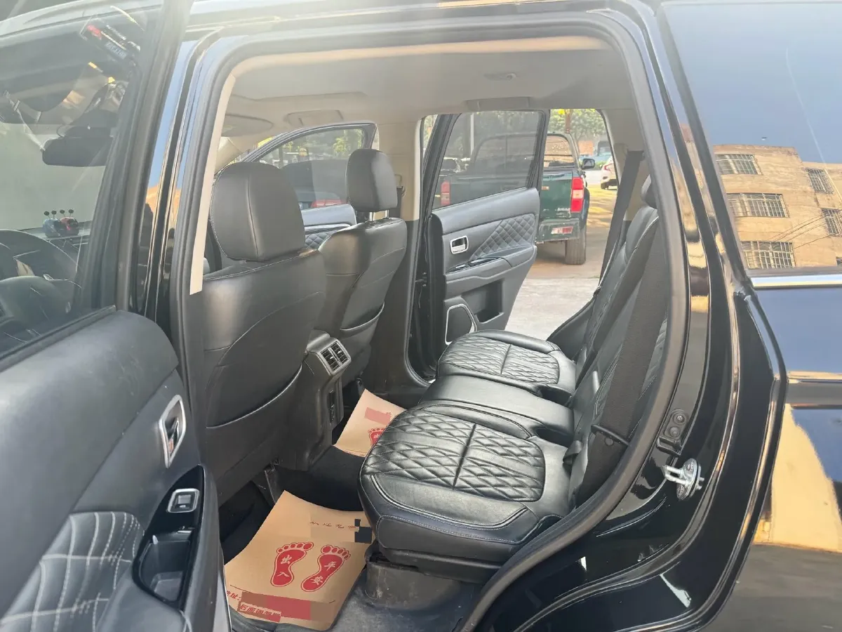 2020 Mitsubishi Outlander 2.4L 192HP L4 CVT,autocango,china used car exporter,china ev exporter,chinese used car exporter,chinese used ev exporter