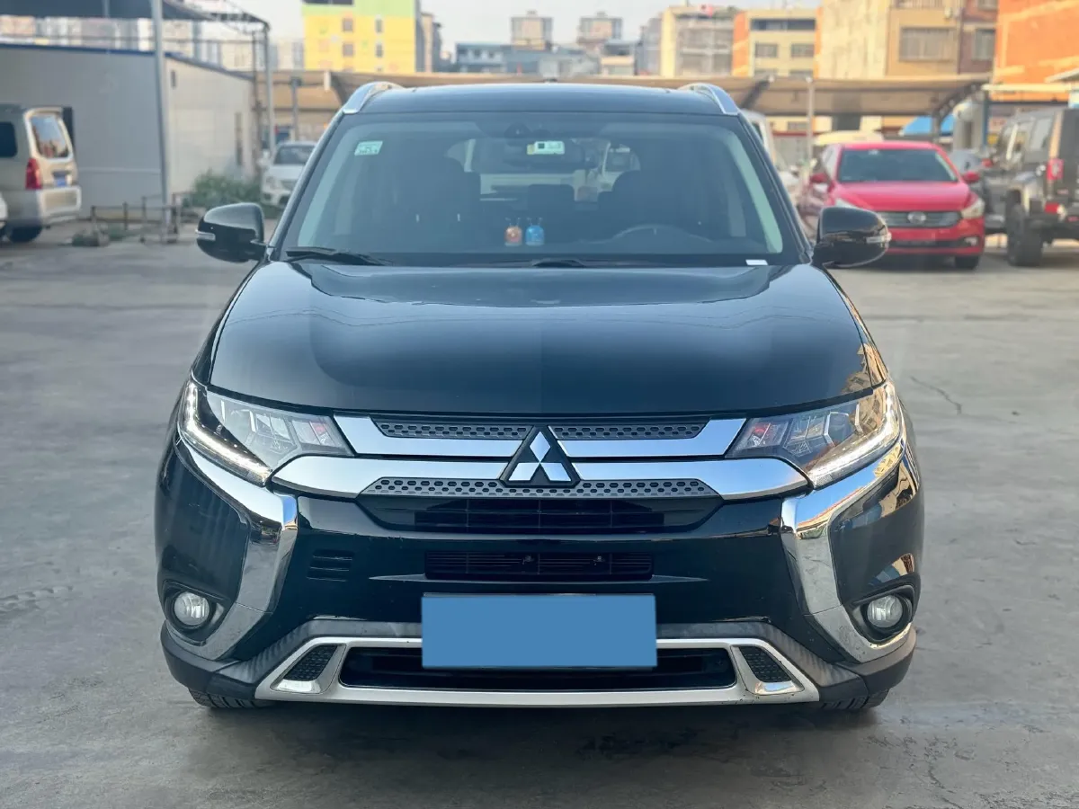 2020 Mitsubishi Outlander 2.4L 192HP L4 CVT,autocango,china used car exporter,china ev exporter,chinese used car exporter,chinese used ev exporter