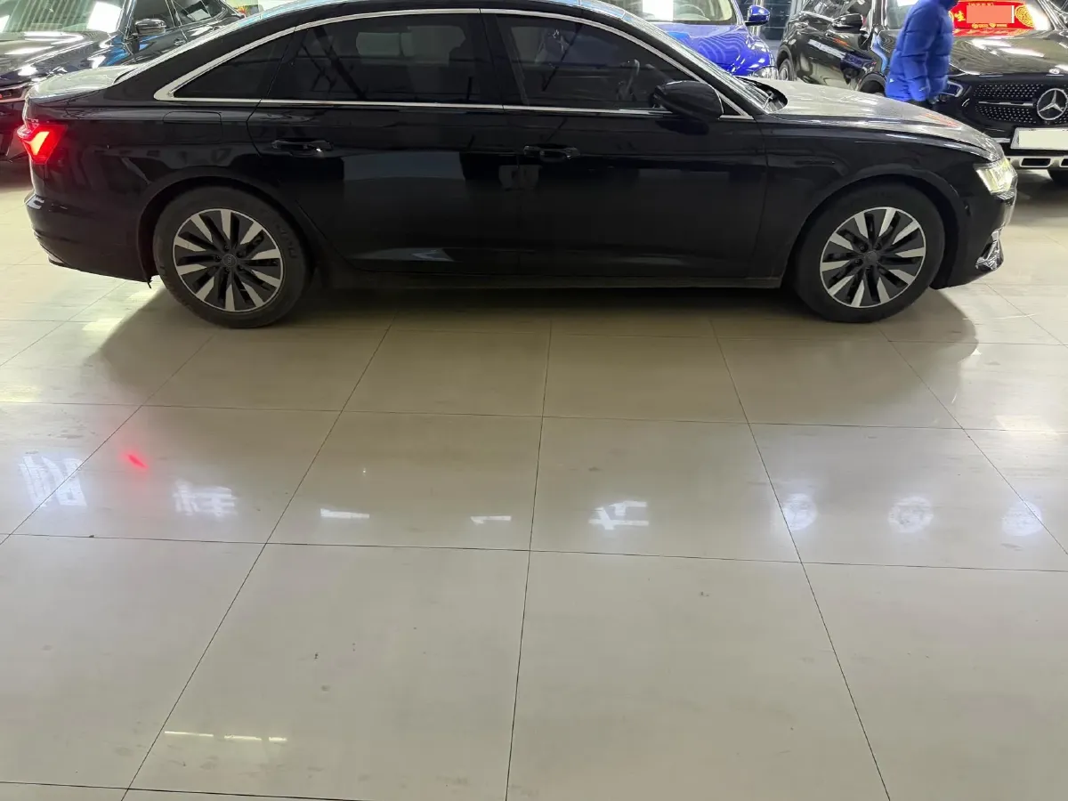 2020 Audi A6L 2.0T 190HP L4 7DCT,autocango,china used car exporter,china ev exporter,chinese used car exporter,chinese used ev exporter