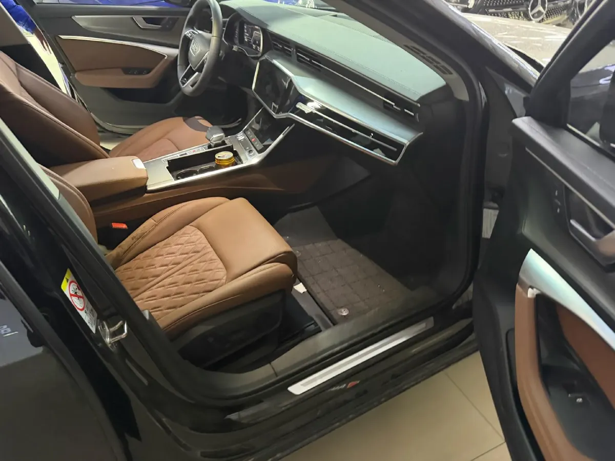 2020 Audi A6L 2.0T 190HP L4 7DCT,autocango,china used car exporter,china ev exporter,chinese used car exporter,chinese used ev exporter