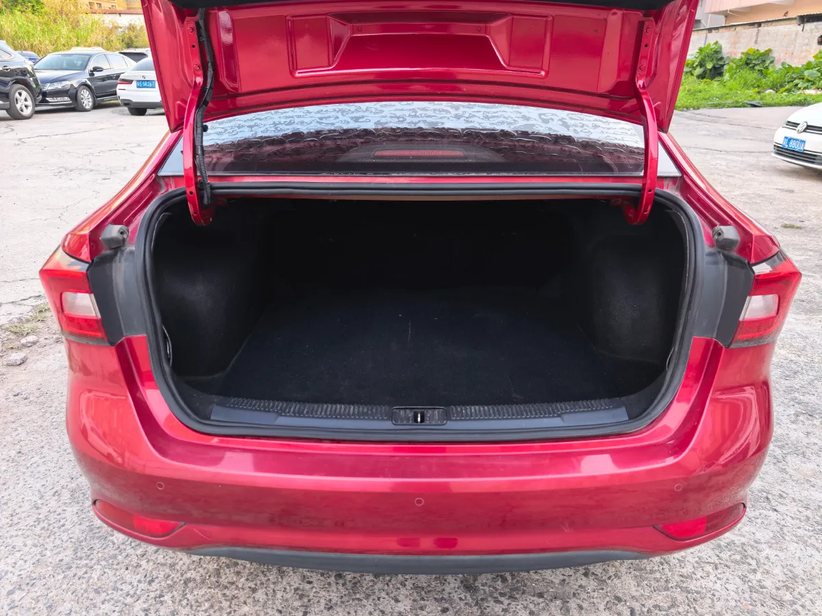 2019 Roewe i5 1.5L 120HP L4 CVT,autocango,china used car exporter,china ev exporter,chinese used car exporter,chinese used ev exporter