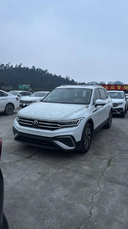 2023 Volkswagen Tiguan L 1.5T 160HP L4 7DCT,autocango,china used car exporter,china ev exporter,chinese used car exporter,chinese used ev exporter