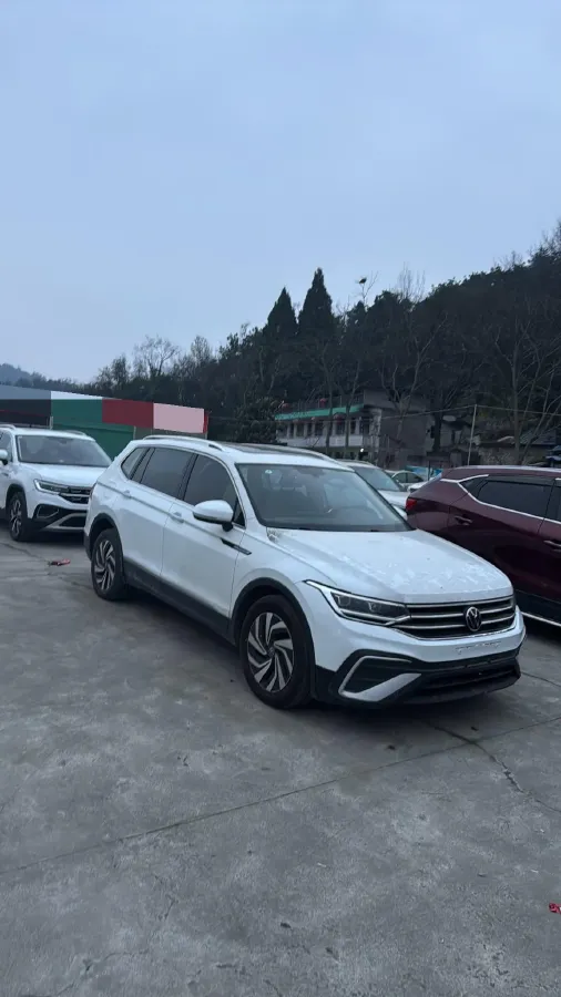 2023 Volkswagen Tiguan L 1.5T 160HP L4 7DCT,autocango,china used car exporter,china ev exporter,chinese used car exporter,chinese used ev exporter